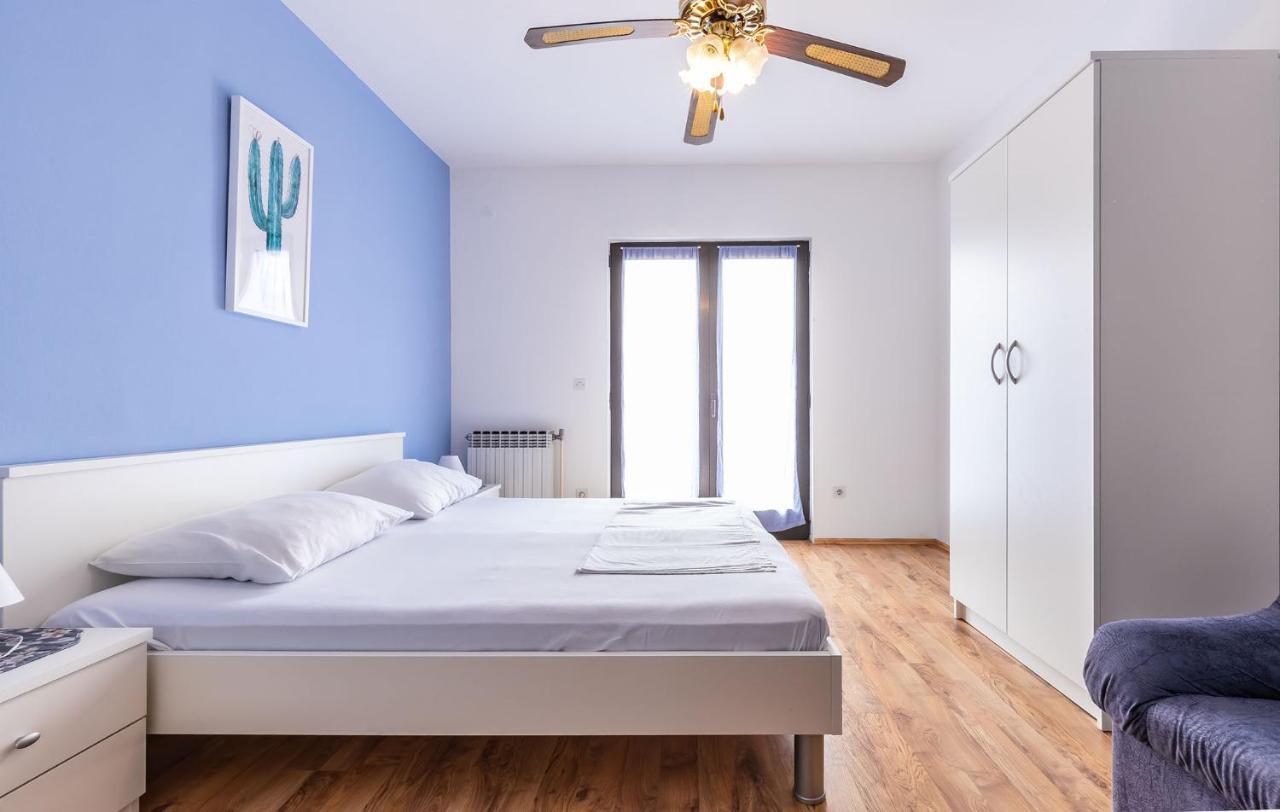 Milo Apartment Porec Exterior photo